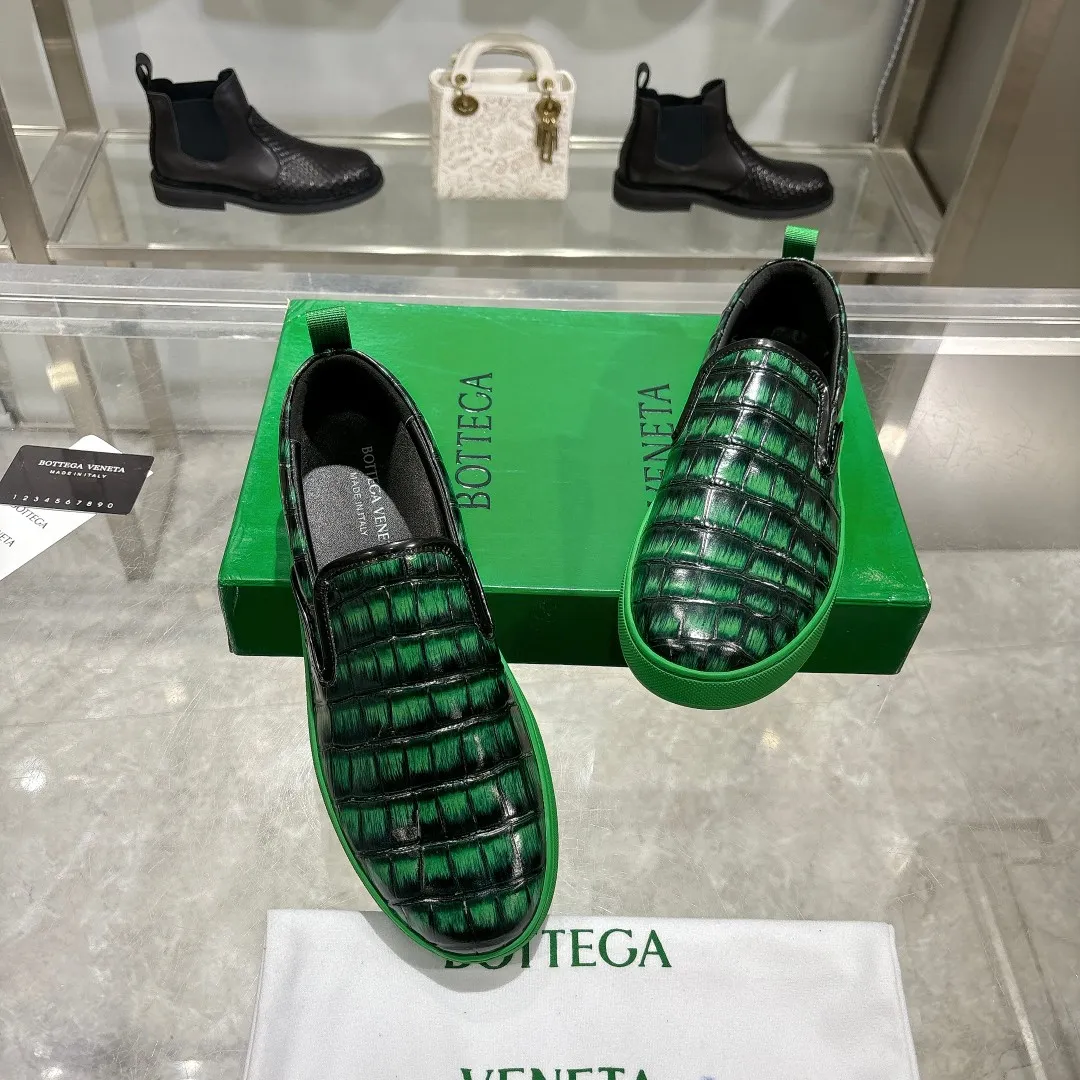 [BV] Top P: 720💰 Couple style, Size: Female 35-39, Male 39--44 (Female 40. Male 38. 45, non-refundable) Bottega Veneta 2025 new model, the highest version in the counter, Bottega Veneta counter synchronization style! Round toe braided slip-on shoes! Imported cowhide leather surface, original molded outsole! 1:1 replica! !
